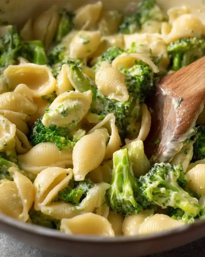 One pot healthy broccoli mac and cheese with fresh broccoli and creamy cheese sauce